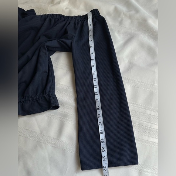 Theory Elegant Black Off-Shoulder Blouse - Picture 11 of 14